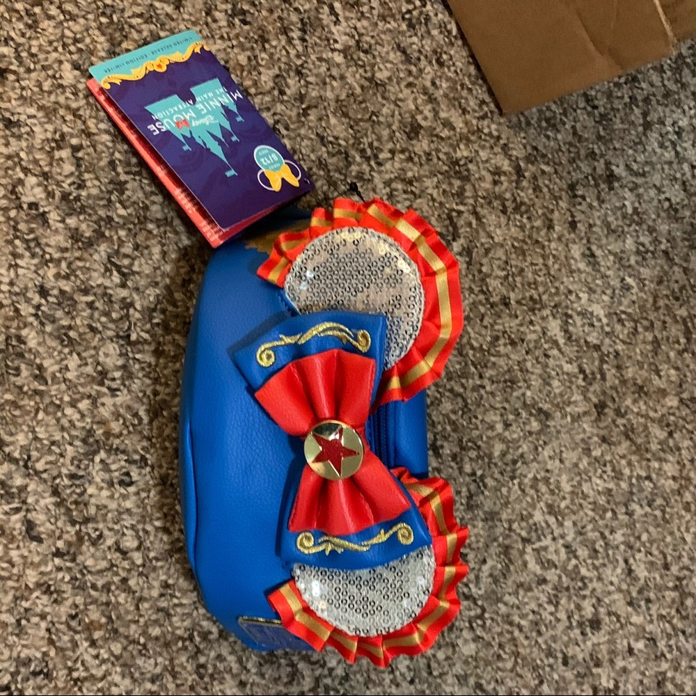 Minnie Mouse Main Attraction August Dumbo Bag